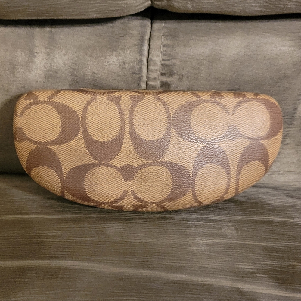 COACH Signature Glasses Case in Brown/Tan. Hard shell, perfect for sunglasses!